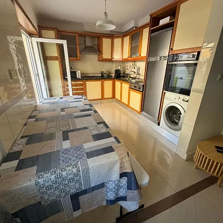 Cat House Caparica *